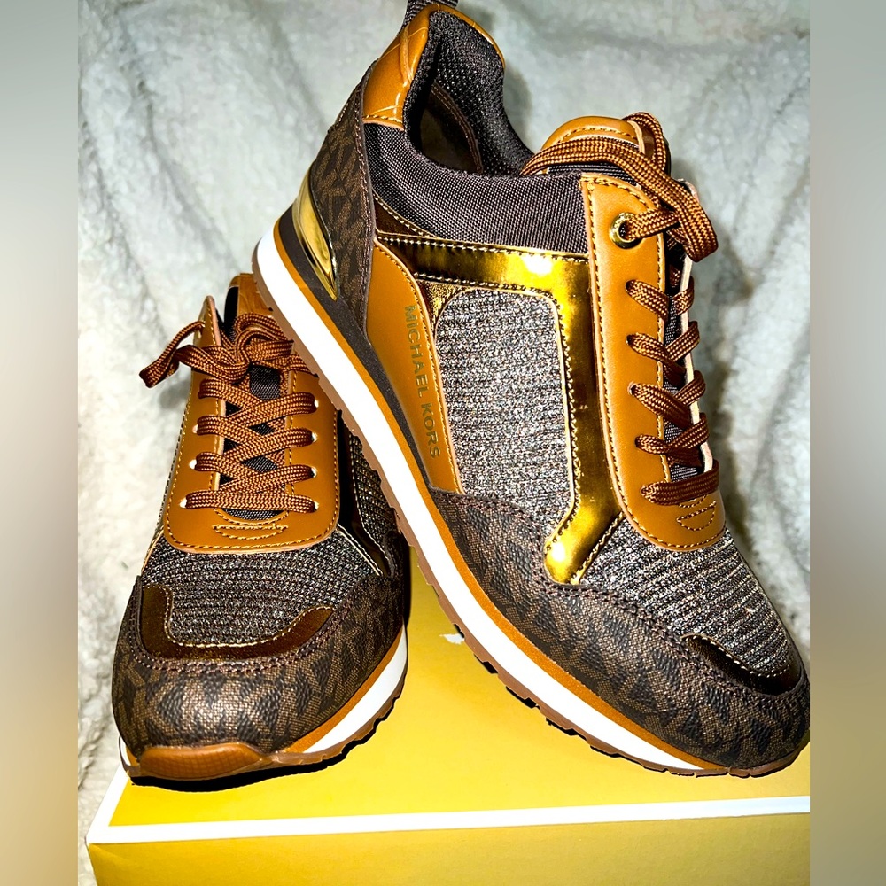 BRAND NEW! Michael Kors Wilma Trainer Brown Glitter Chain Mesh Size 7.5